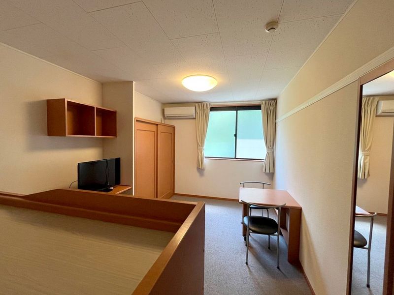 レオパレス涼風爽 居間