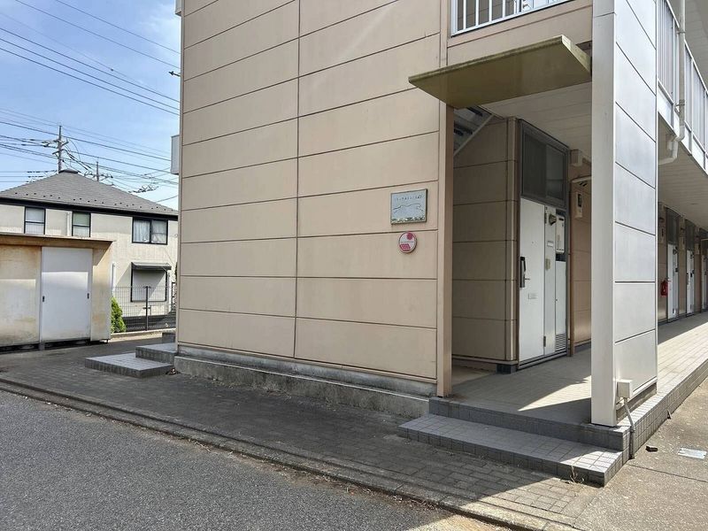 レオパレススプリングＢ エントランス