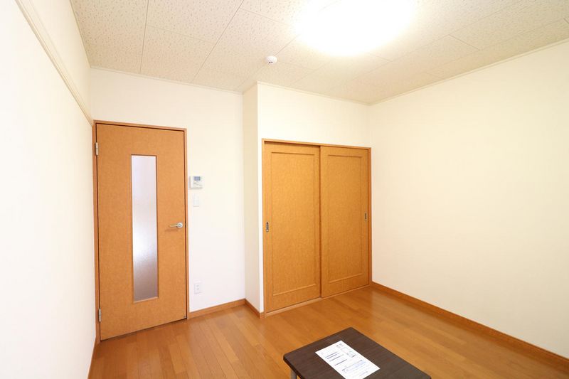 レオパレスイマクマノヒルズ 居間