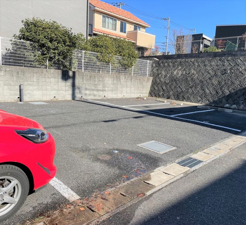 レオパレスメゾンエスエス 駐車場