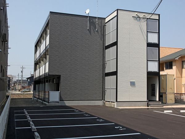 leopalace Avanti外观