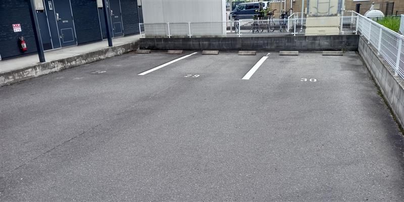 レオパレスアークハイツⅡ 駐車場