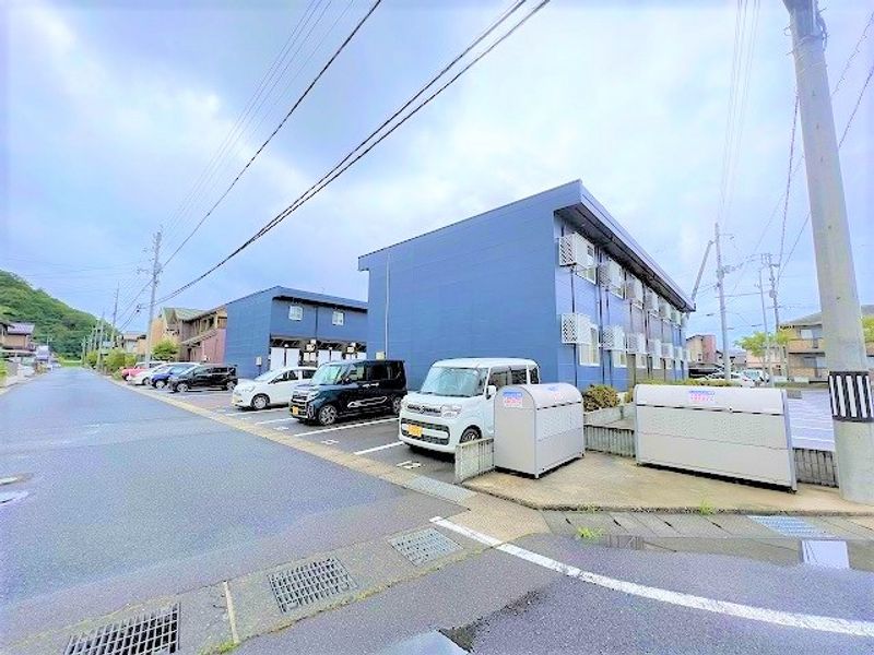 レオパレス観音寺弐番館 駐車場