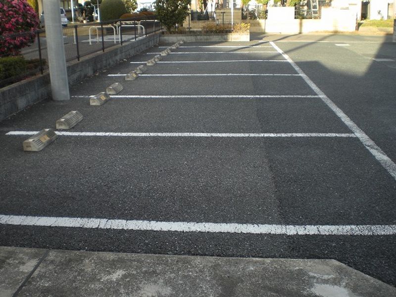 レオパレスＫＯＭＯＴＯ足利 駐車場