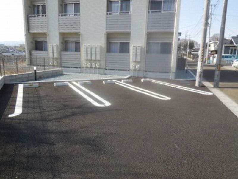 クレイノ天愛 駐車場