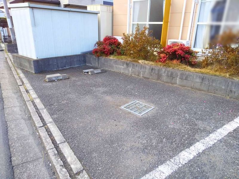 レオパレスフィット川越 駐車場