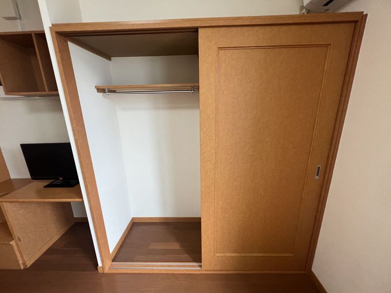 レオパレスプリティ葵 収納