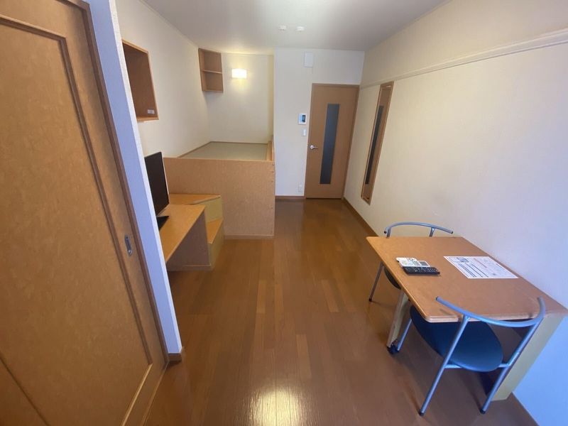 レオパレスロンシャンハイツ 居間
