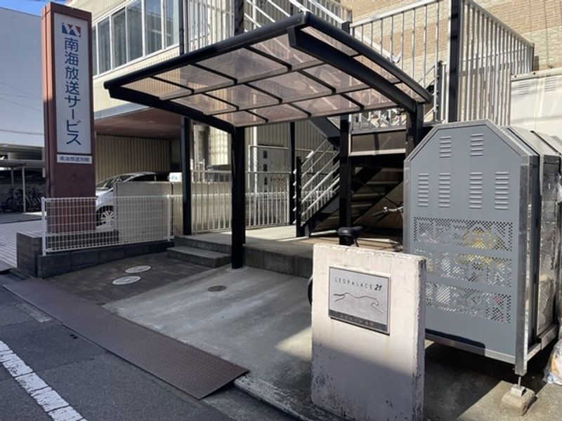 レオパレスエスペーロ本町 エントランス