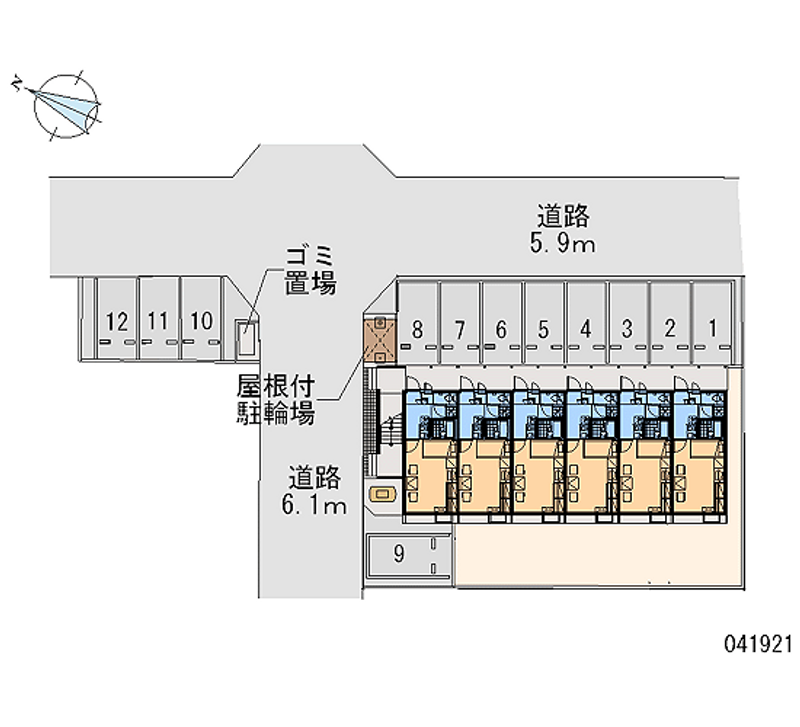 レオパレス山居 月極駐車場