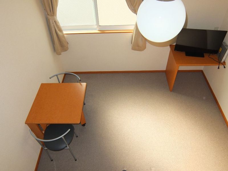 レオパレスコンフォートウッズ 居間