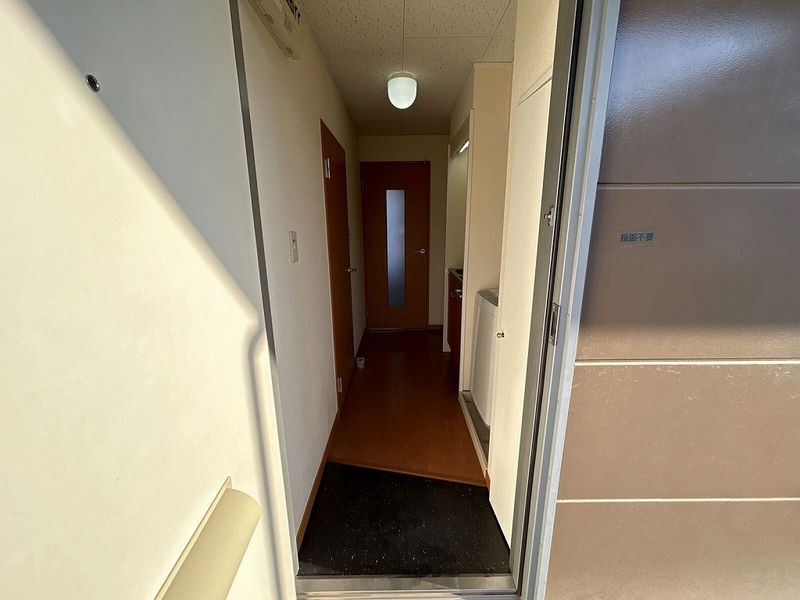 レオパレスサンシャイン 玄関