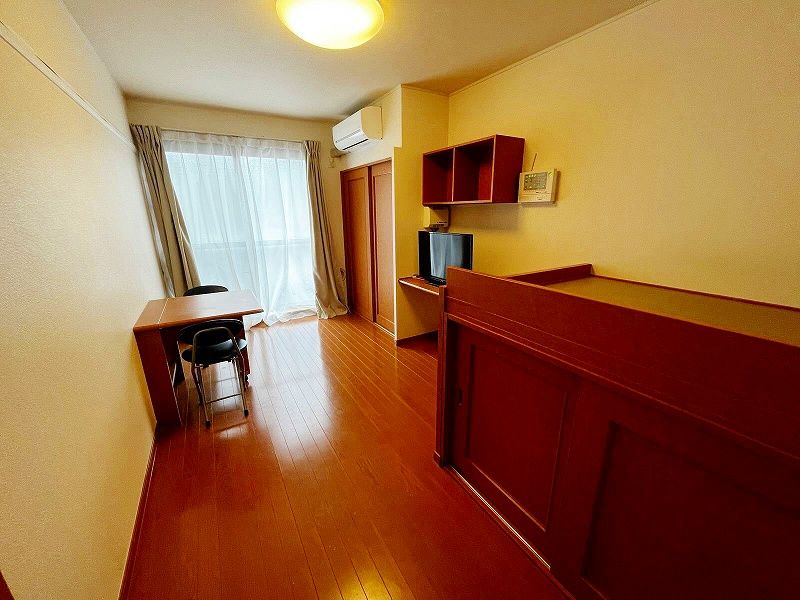 レオパレスソルヴェーグ 居間