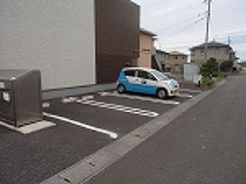 クレイノ萩洗 駐車場