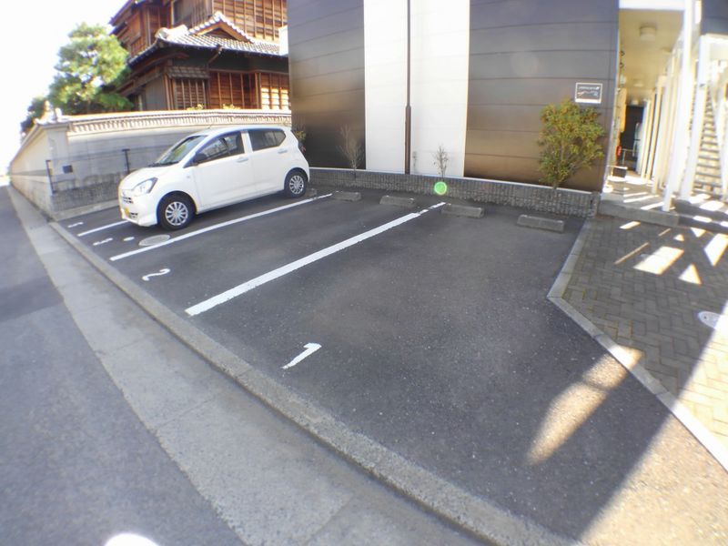 レオパレスＫ・Ｋ 駐車場