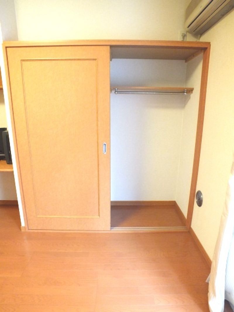 レオパレスデューネ 収納