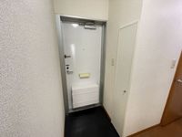 レオパレスルミエールⅢ 玄関