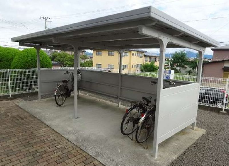 レオパレスメゾン松美台 庭