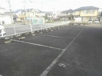 レオパレス慶弐番館 駐車場