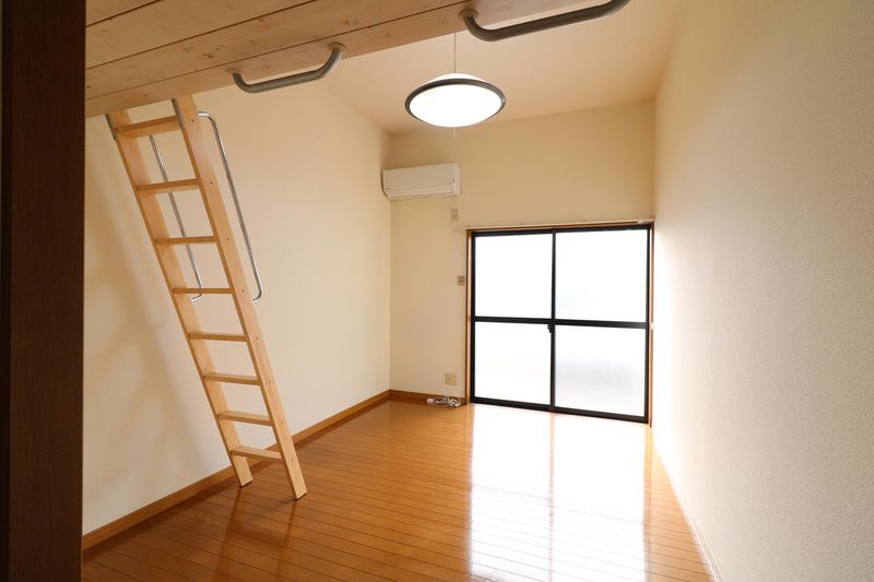 レオパレス桂ＴＡＮＡＫＡ 居間