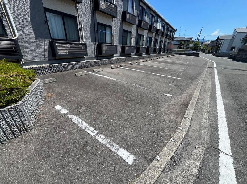 レオパレス古川Ⅲ 駐車場