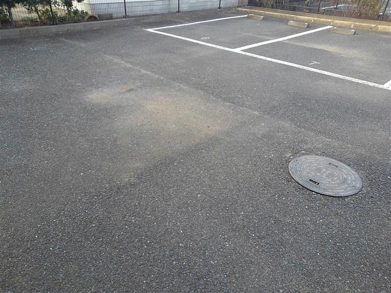 レオパレスヴィクトワール 駐車場