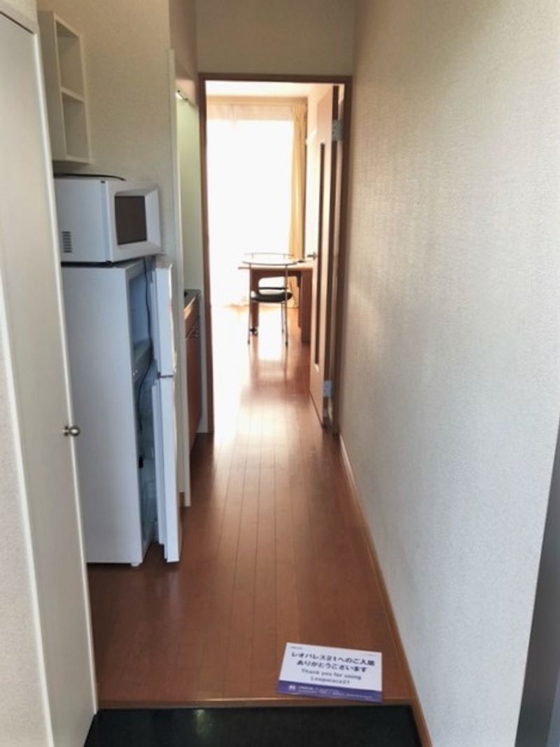 レオパレスラ　スリーズ徳永 玄関