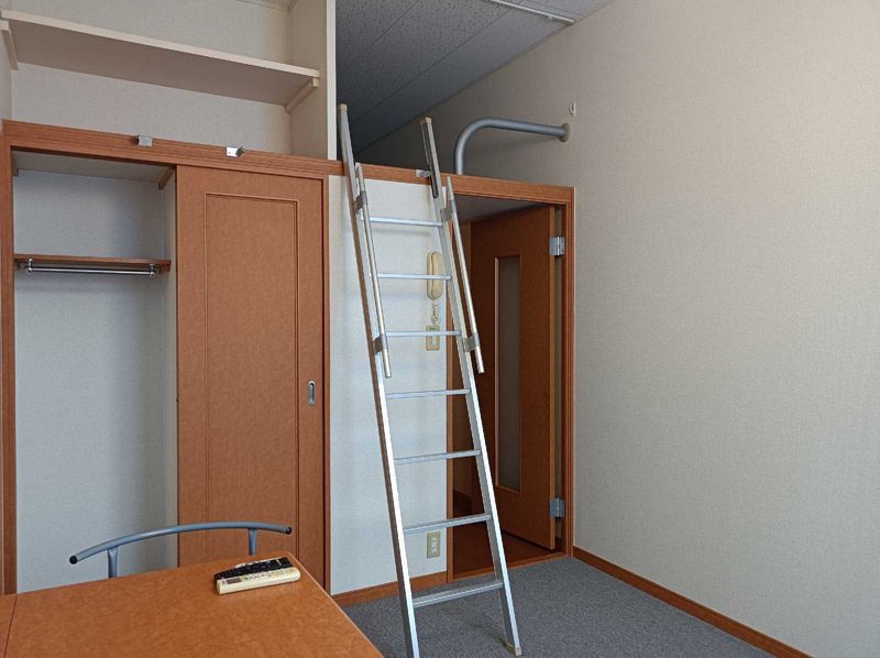 レオパレス黎明 居間