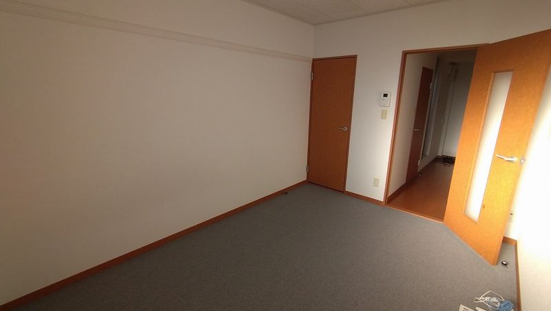 レオパレスサンフォレスト嵐 居間