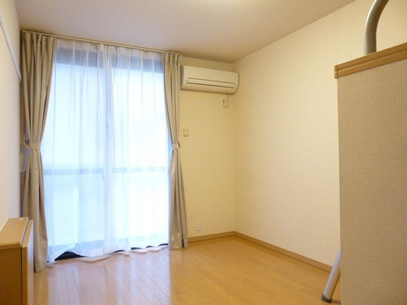 レオパレスとねねっと 居間