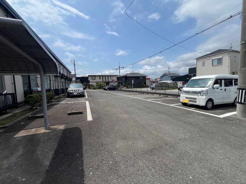 レオパレス掛川 駐車場