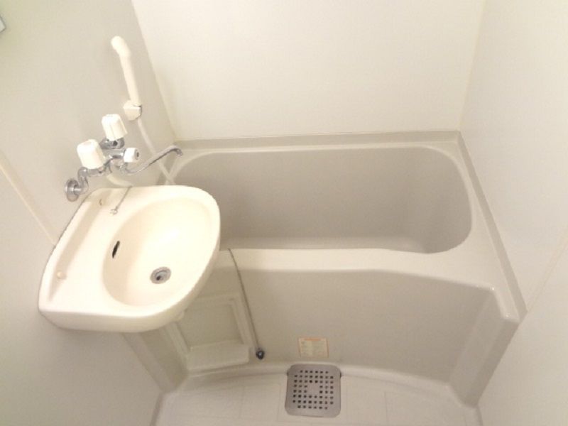 レオパレスヒルスヴィレッジ 洗面所
