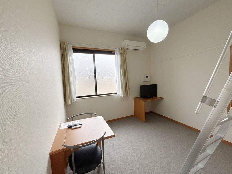 レオパレス向川Ⅳ 居間