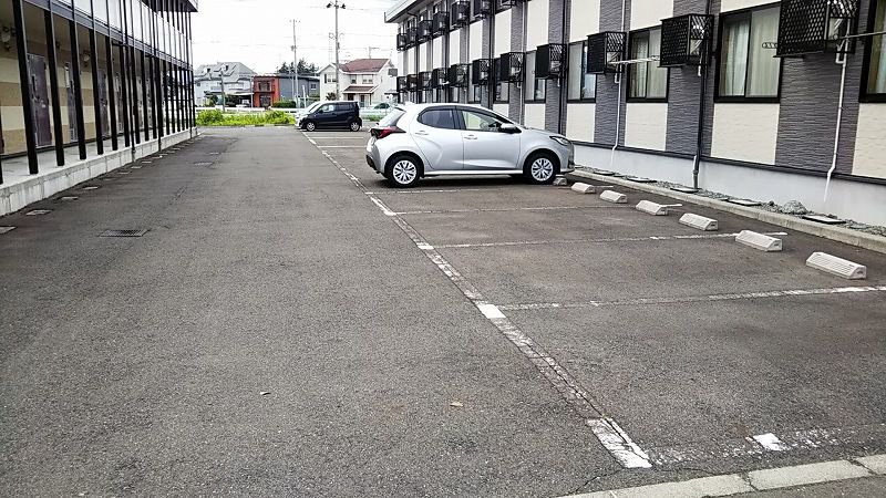 レオパレスシャールポンド　Ａ 駐車場
