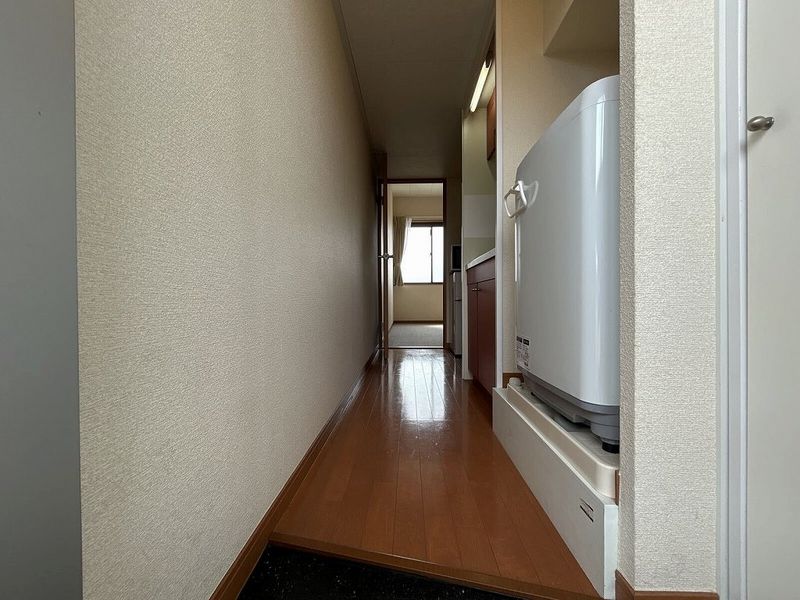 レオパレスラフェスタ 玄関