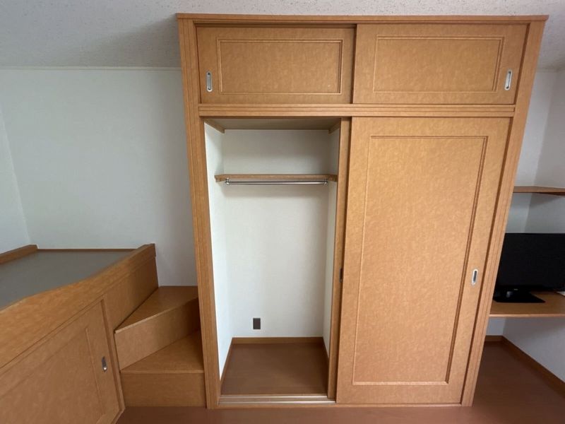 レオパレス広町 収納