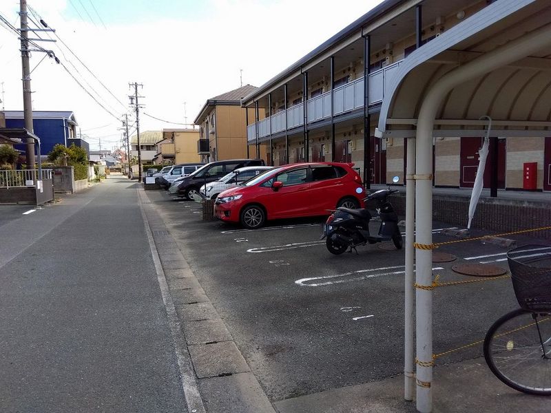 レオパレスベターフォーチュンⅡ 駐車場