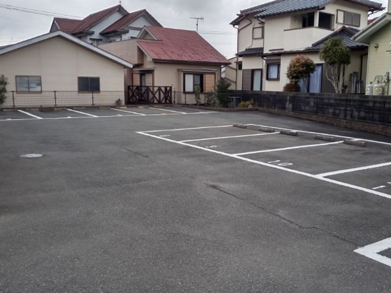 レオパレス内野 駐車場