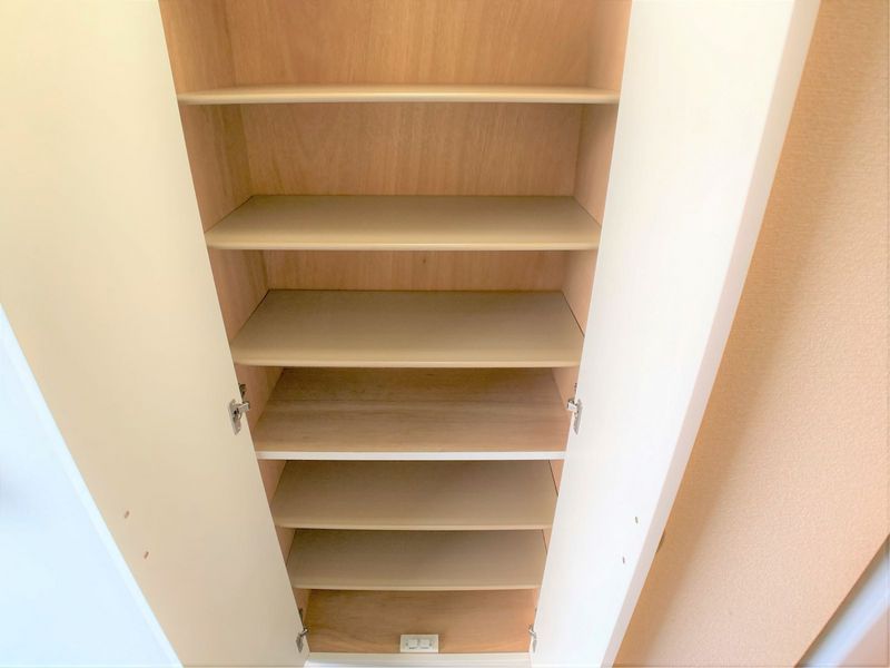 レオパレスグリーンエイジ鷹師 収納