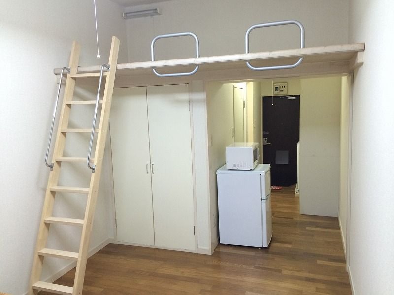 レオパレスセブン 居間