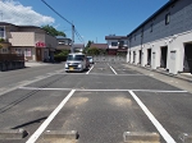 レオパレスデキシントン街７６７ 駐車場