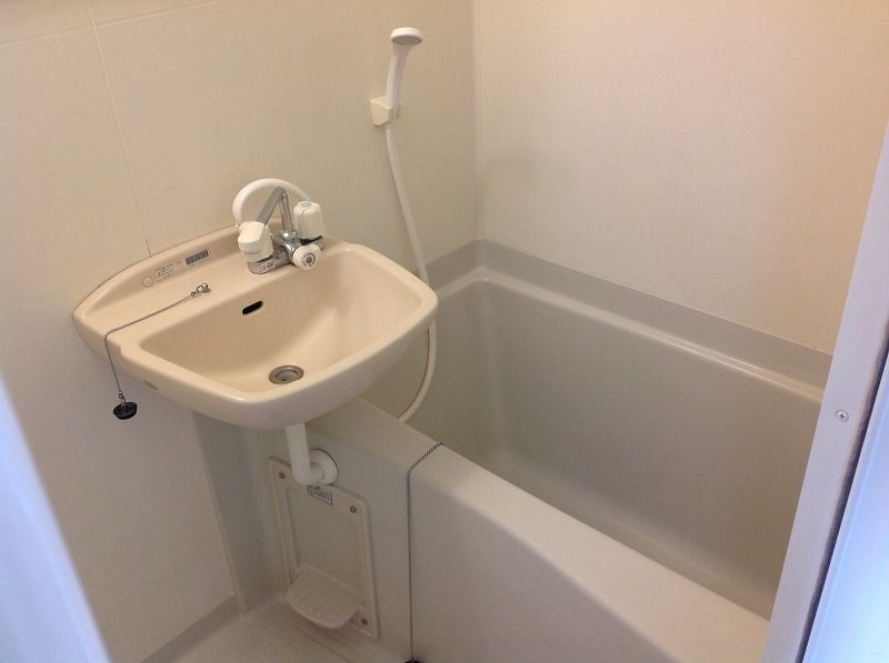 leopalace Alpha Bathroom