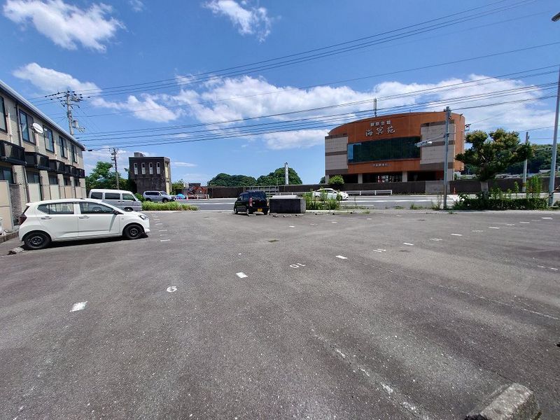 レオパレス横浜 駐車場