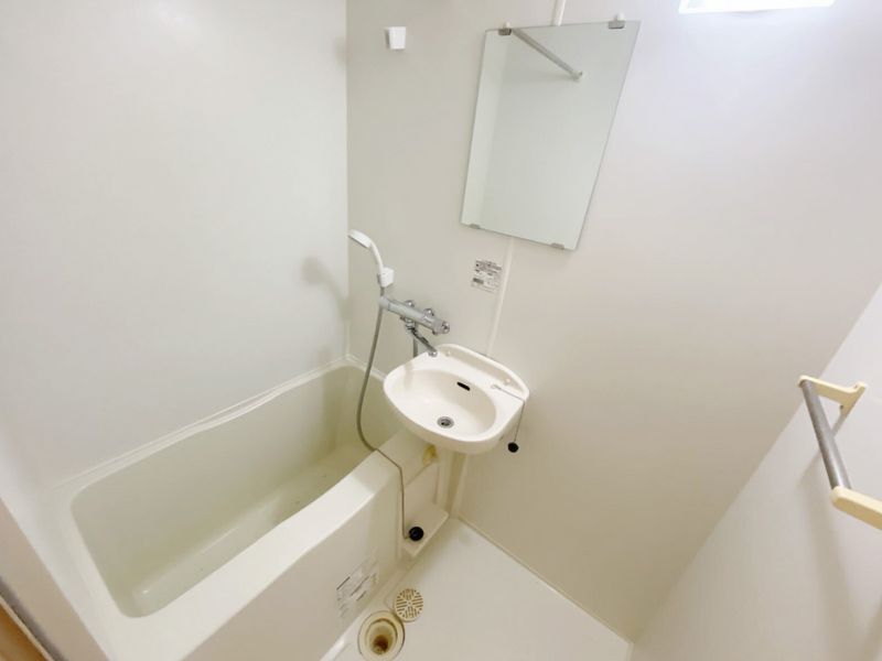 レオパレスどるちぇ志賀本通 風呂