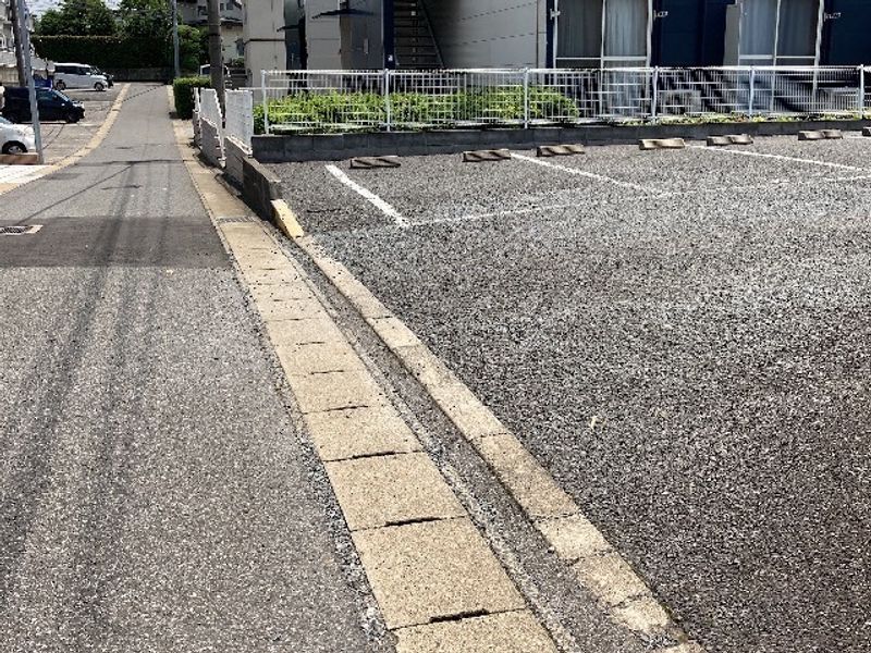 レオパレスワンダースカイ 駐車場
