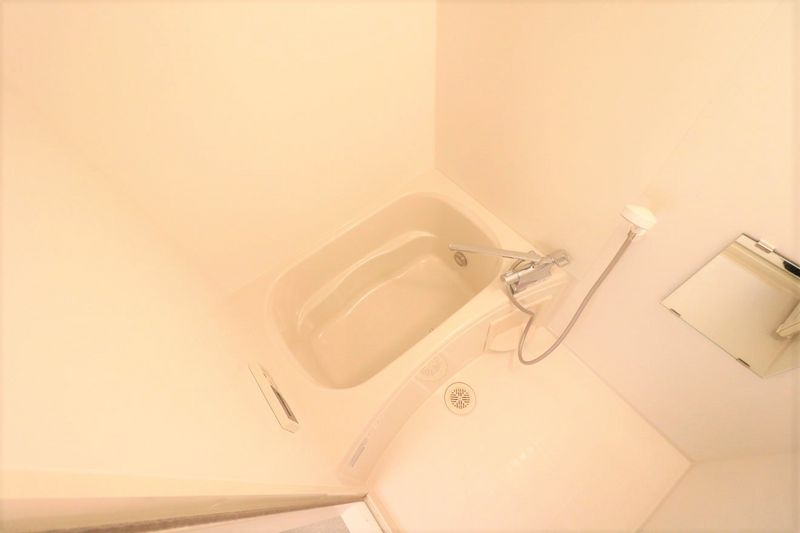 LEONEXT First Bathroom