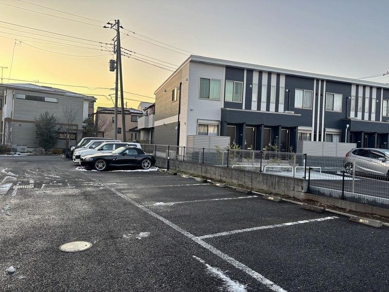 レオパレスウエストゴールド 駐車場