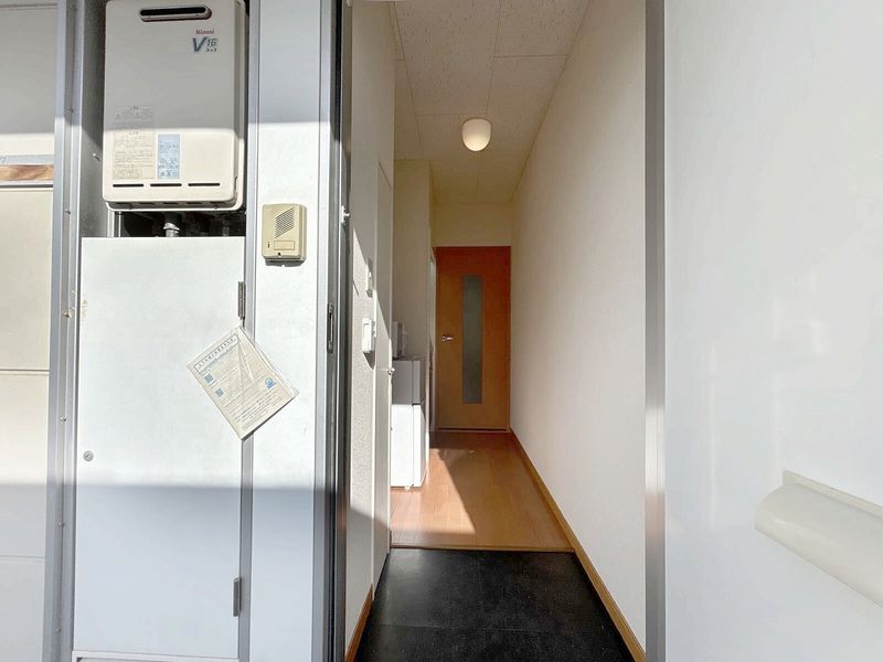 レオパレスプルミエ 玄関