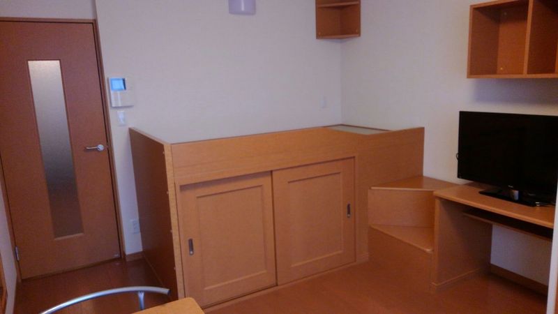 レオパレス深沢２丁目 居間