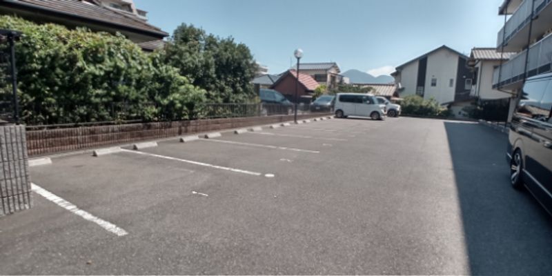 レオパレスマックハウス 駐車場